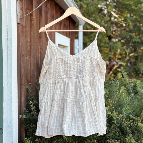 Old Navy Tops - Old Navy tiered sun top with ruched back - rayon - cream/light stone - XL